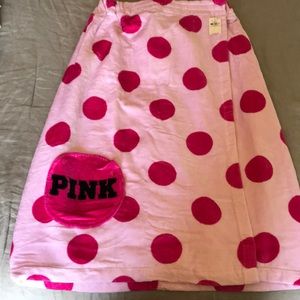 Hands free women’s towel wrap